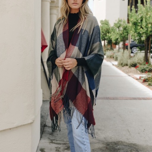 Accessories - Checkered Ruana